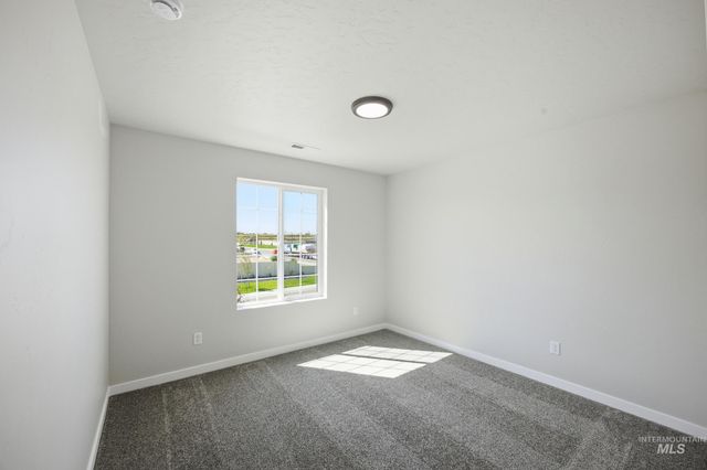 14068 Shiny Spruce St, Caldwell, ID 83607