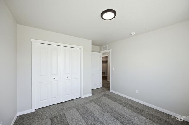 14068 Shiny Spruce St, Caldwell, ID 83607