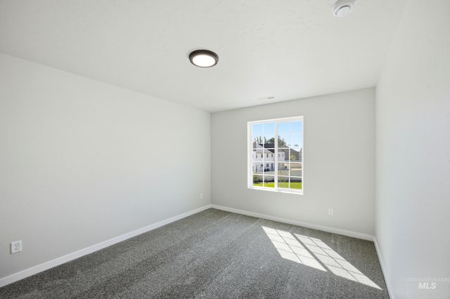 14068 Shiny Spruce St, Caldwell, ID 83607