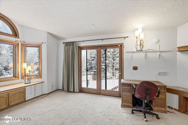 5620 Kallander Avenue, Anchorage, AK 99516