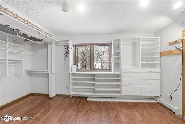 5620 Kallander Avenue, Anchorage, AK 99516