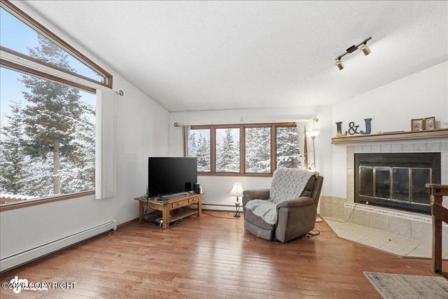 5620 Kallander Avenue, Anchorage, AK 99516