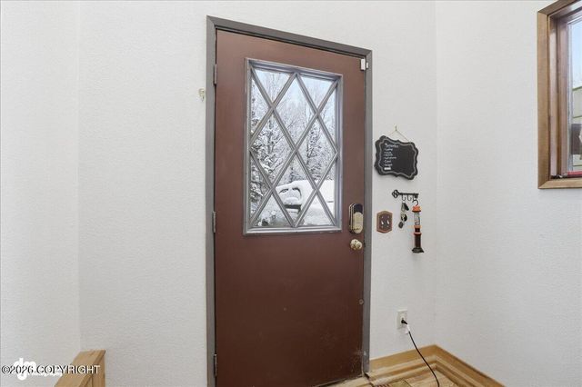 5620 Kallander Avenue, Anchorage, AK 99516