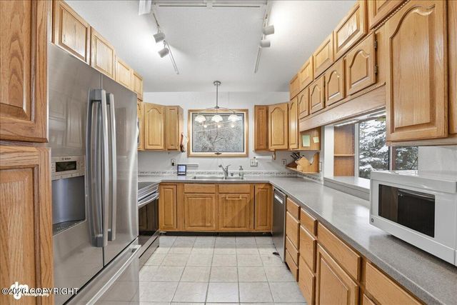 5620 Kallander Avenue, Anchorage, AK 99516