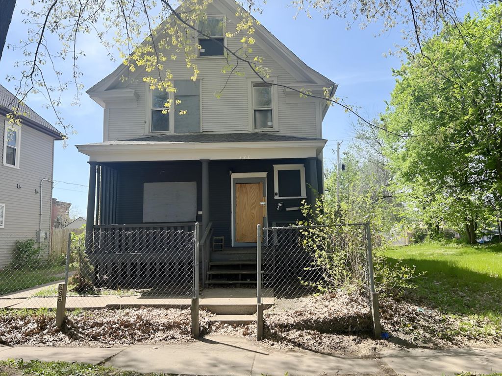 686 Sherburne Avenue, Saint Paul, MN 55104