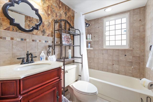 9428 LAURA ANNE DRIVE, Seminole, FL 33776