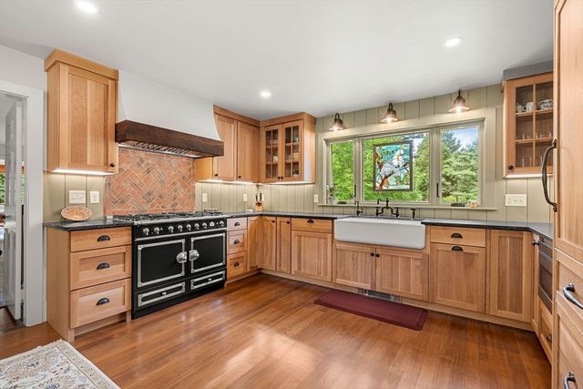 34 Miles River Road, Hamilton, MA 01982