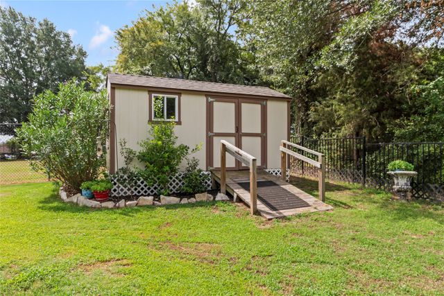 10776 Legg Drive, Kemp, TX 75143
