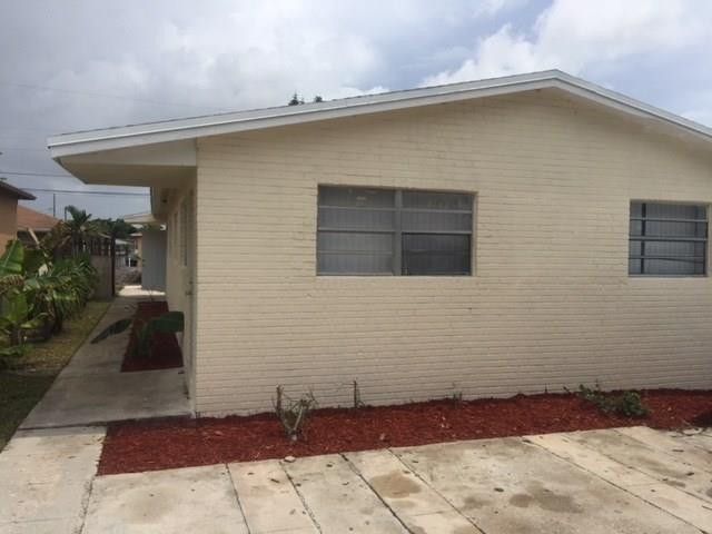 704 NW 4th Street 2, Hallandale Beach, FL 33009