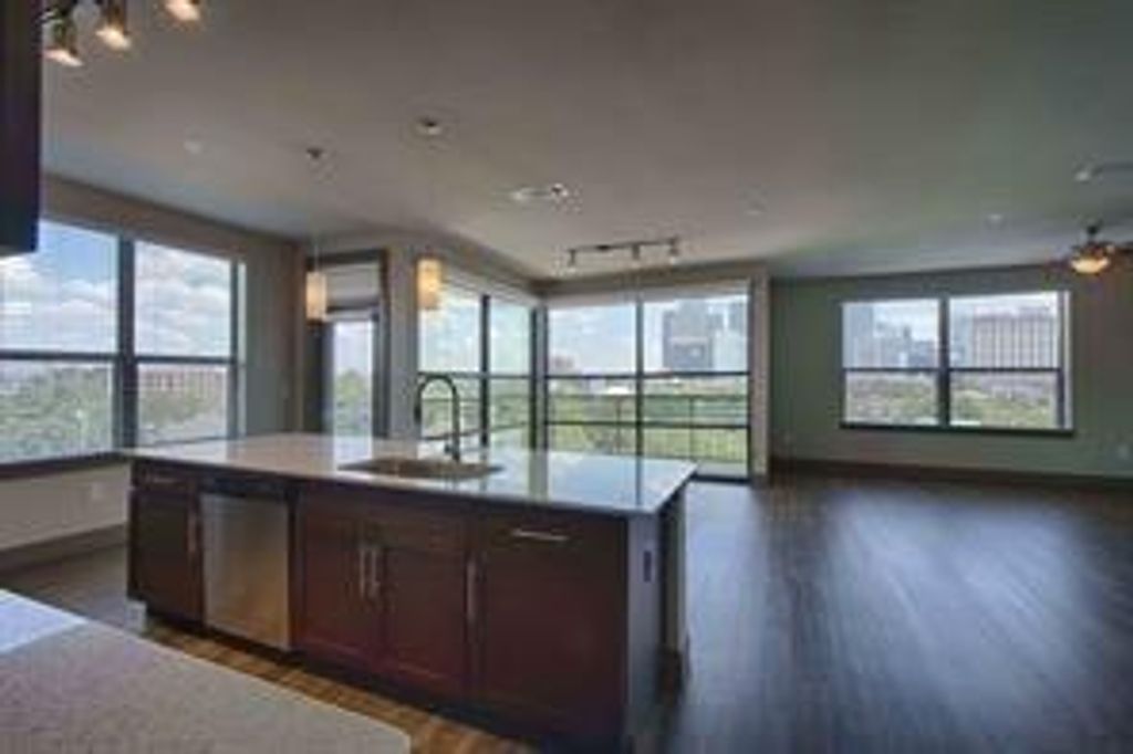 2033 S Gessner Road 2210, Houston, TX 77063