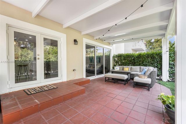 5230 NW 104th Ct, Doral, FL 33178