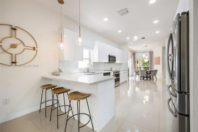 5230 NW 104th Ct, Doral, FL 33178