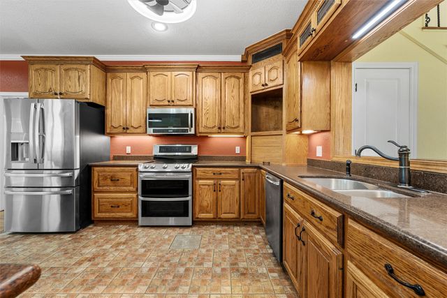 107 S Highway 14, Wortham, TX 76693