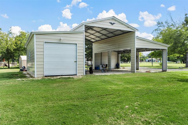 107 S Highway 14, Wortham, TX 76693