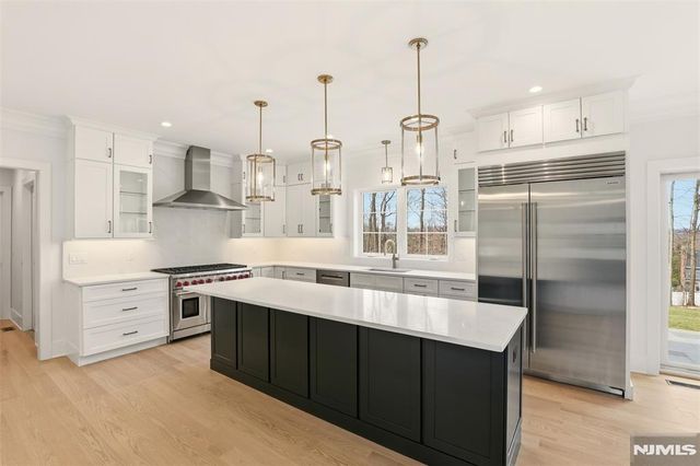 26 Huff Terrace, Montvale, NJ 07645