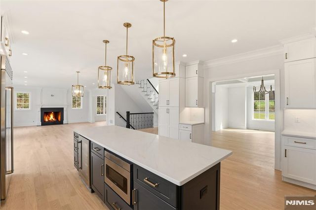 26 Huff Terrace, Montvale, NJ 07645