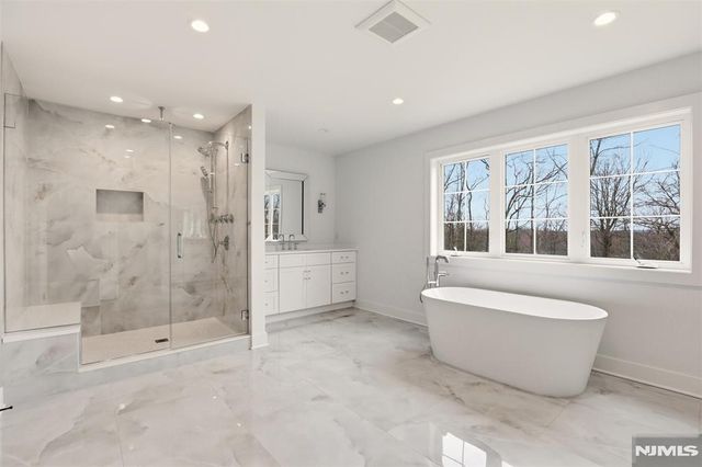 26 Huff Terrace, Montvale, NJ 07645