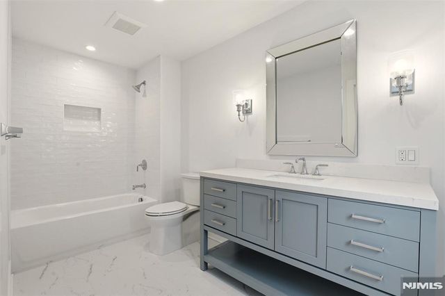 26 Huff Terrace, Montvale, NJ 07645