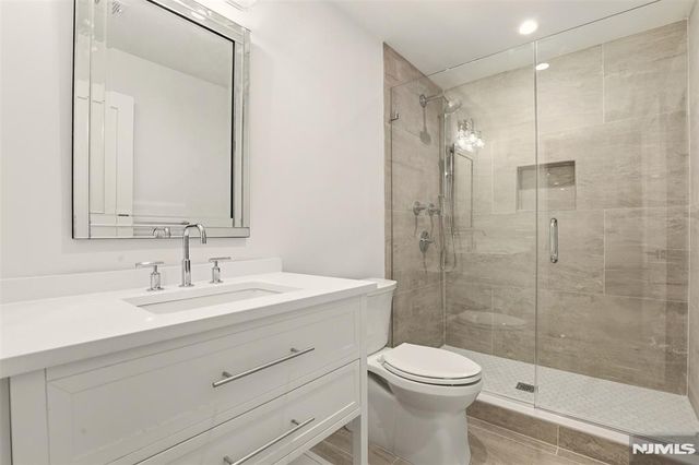 26 Huff Terrace, Montvale, NJ 07645