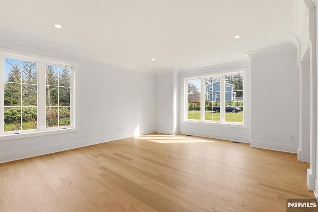 26 Huff Terrace, Montvale, NJ 07645