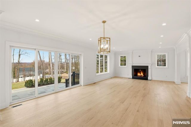 26 Huff Terrace, Montvale, NJ 07645