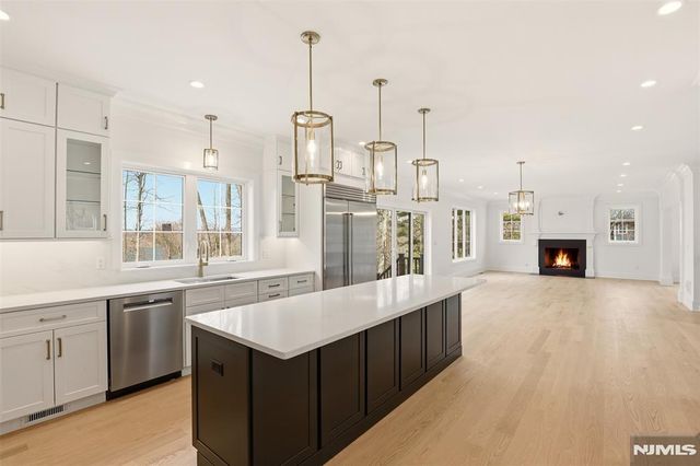 26 Huff Terrace, Montvale, NJ 07645