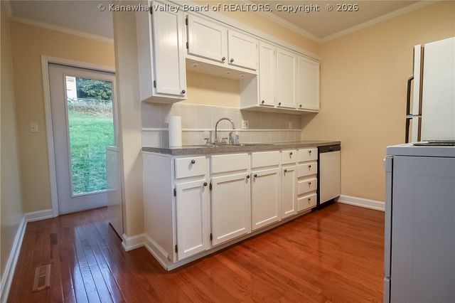 1010 Ridge Drive, South Charleston, WV 25309