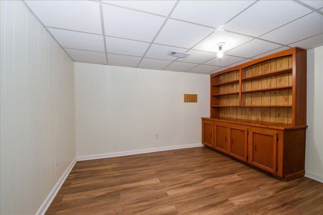 1008 Ridgecrest DR, Roanoke, VA 24019