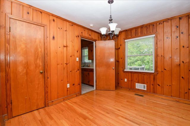 1008 Ridgecrest DR, Roanoke, VA 24019