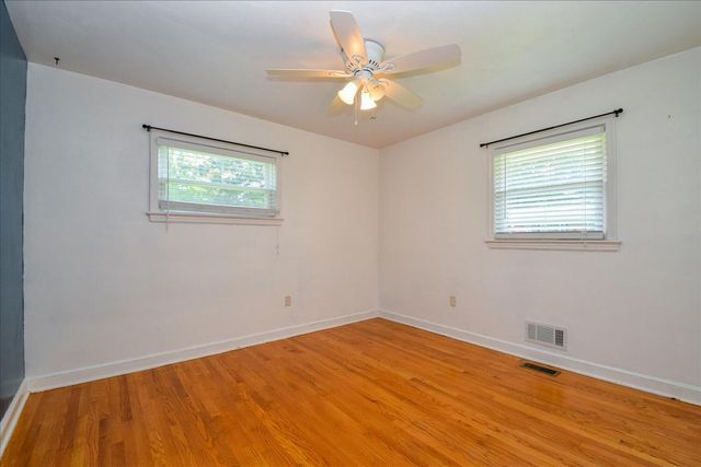 1008 Ridgecrest DR, Roanoke, VA 24019