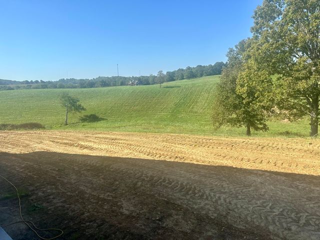 165 Pittsburg Landing, London, KY 40741