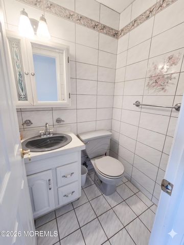 300 Pennington Court, Toms River, NJ 08753