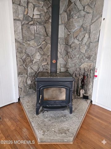 300 Pennington Court, Toms River, NJ 08753