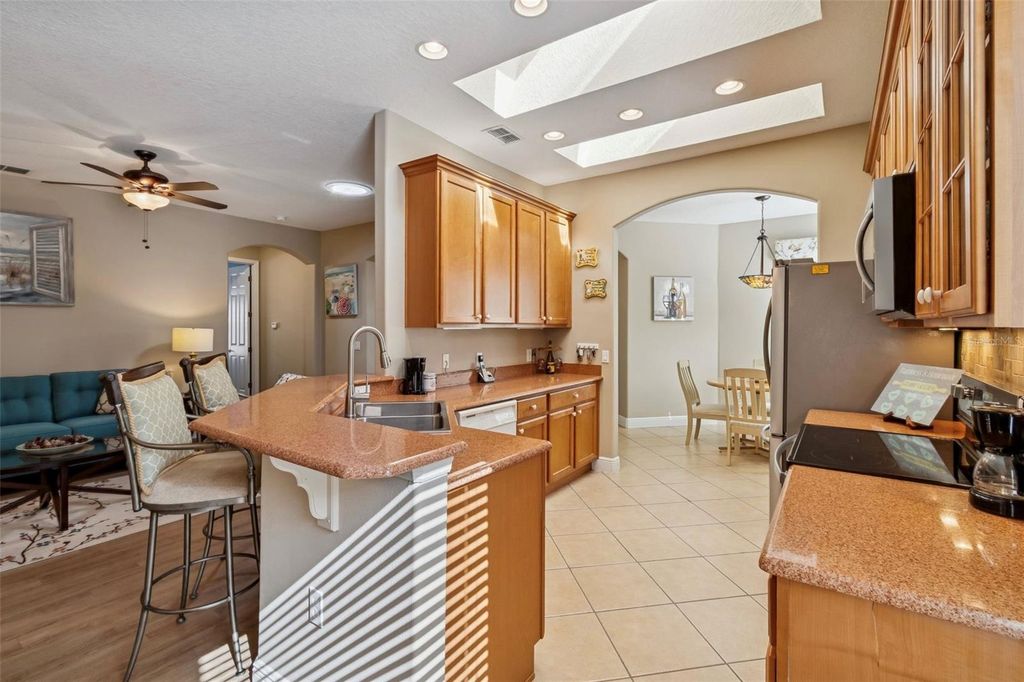 Image 18 of property listing at 722 PORTOFINO DR, Poinciana, FL 34759