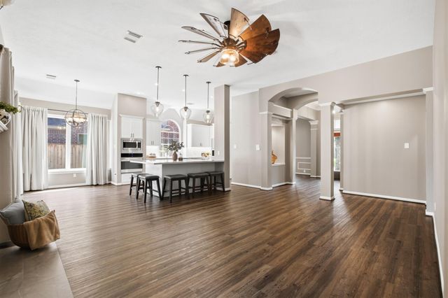 1127 Glendale Drive, Sugar Land, TX 77479