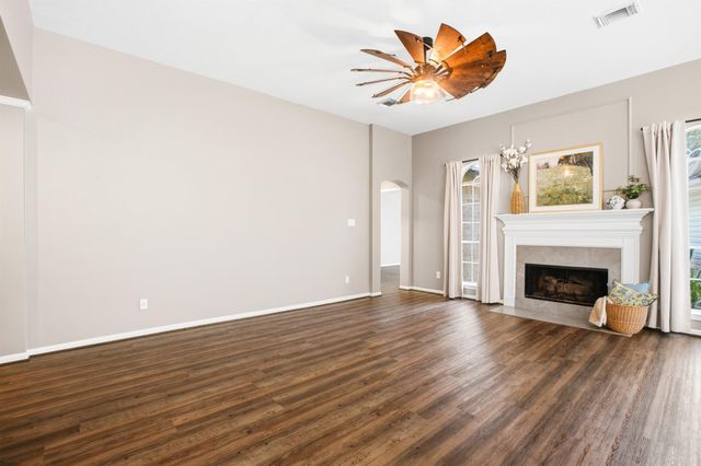 1127 Glendale Drive, Sugar Land, TX 77479