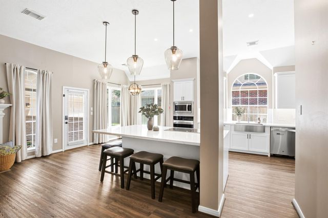 1127 Glendale Drive, Sugar Land, TX 77479