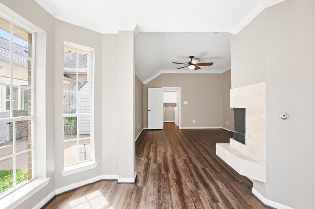 1127 Glendale Drive, Sugar Land, TX 77479