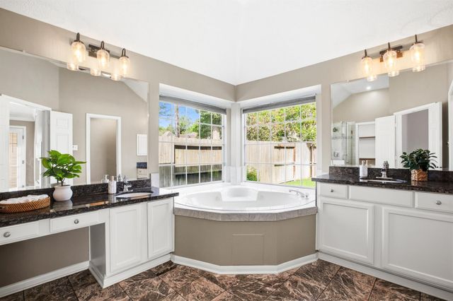 1127 Glendale Drive, Sugar Land, TX 77479