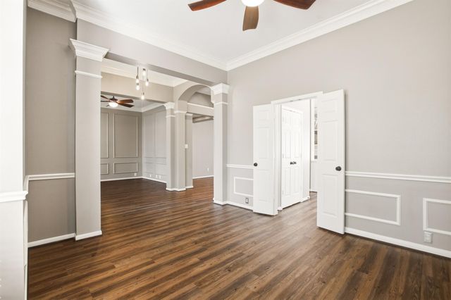 1127 Glendale Drive, Sugar Land, TX 77479