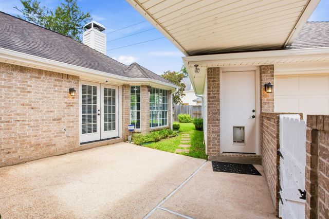 1127 Glendale Drive, Sugar Land, TX 77479