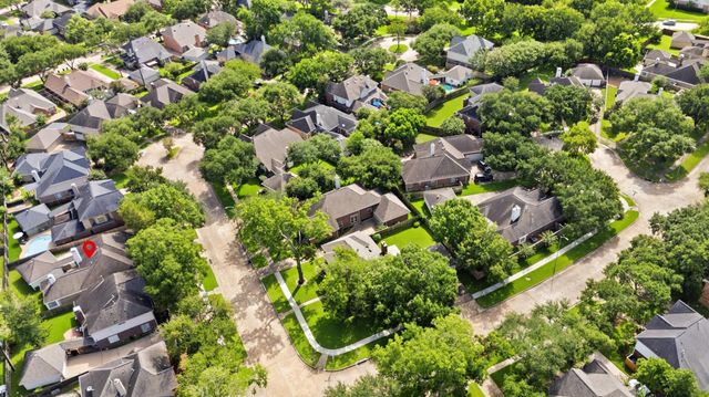 1127 Glendale Drive, Sugar Land, TX 77479