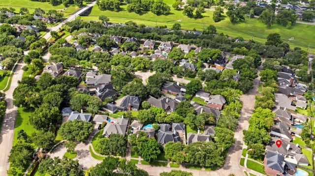 1127 Glendale Drive, Sugar Land, TX 77479