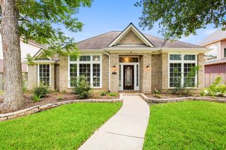 1127 Glendale Drive, Sugar Land, TX 77479