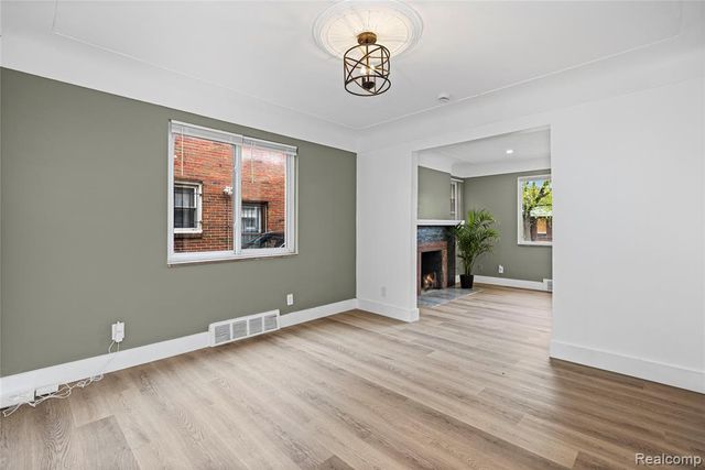 16871 Asbury Park, Detroit, MI 48235