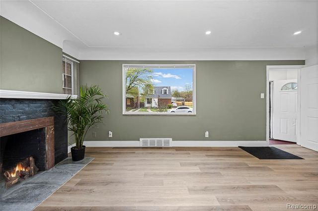 16871 Asbury Park, Detroit, MI 48235