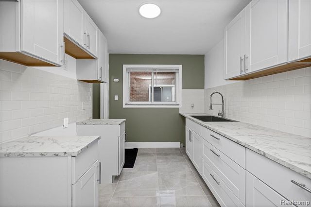16871 Asbury Park, Detroit, MI 48235