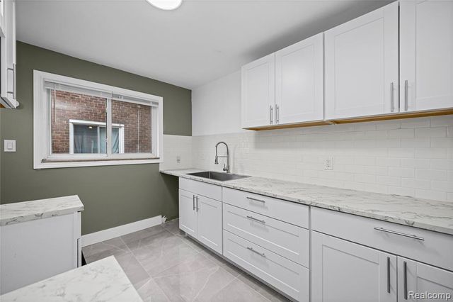 16871 Asbury Park, Detroit, MI 48235