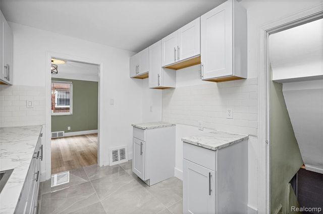 16871 Asbury Park, Detroit, MI 48235