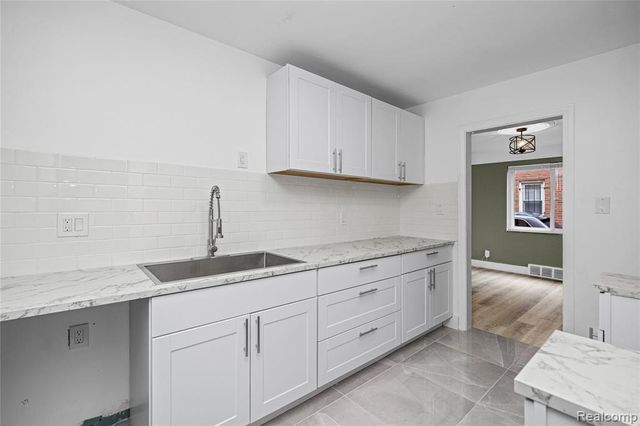16871 Asbury Park, Detroit, MI 48235